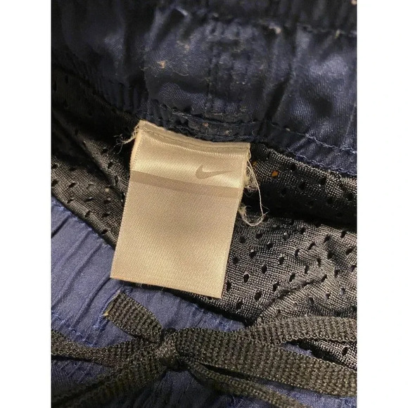 NIKE VINTAGE SWIM TRUNKS MENS XL - INSIDE LINING-  BACK POCKET - GOOD CONDITION - Picture 10 of 12